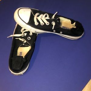 black and white converse!